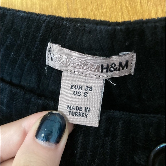 Black velvet(unsure about that) H&M pants - Picture 2 of 3